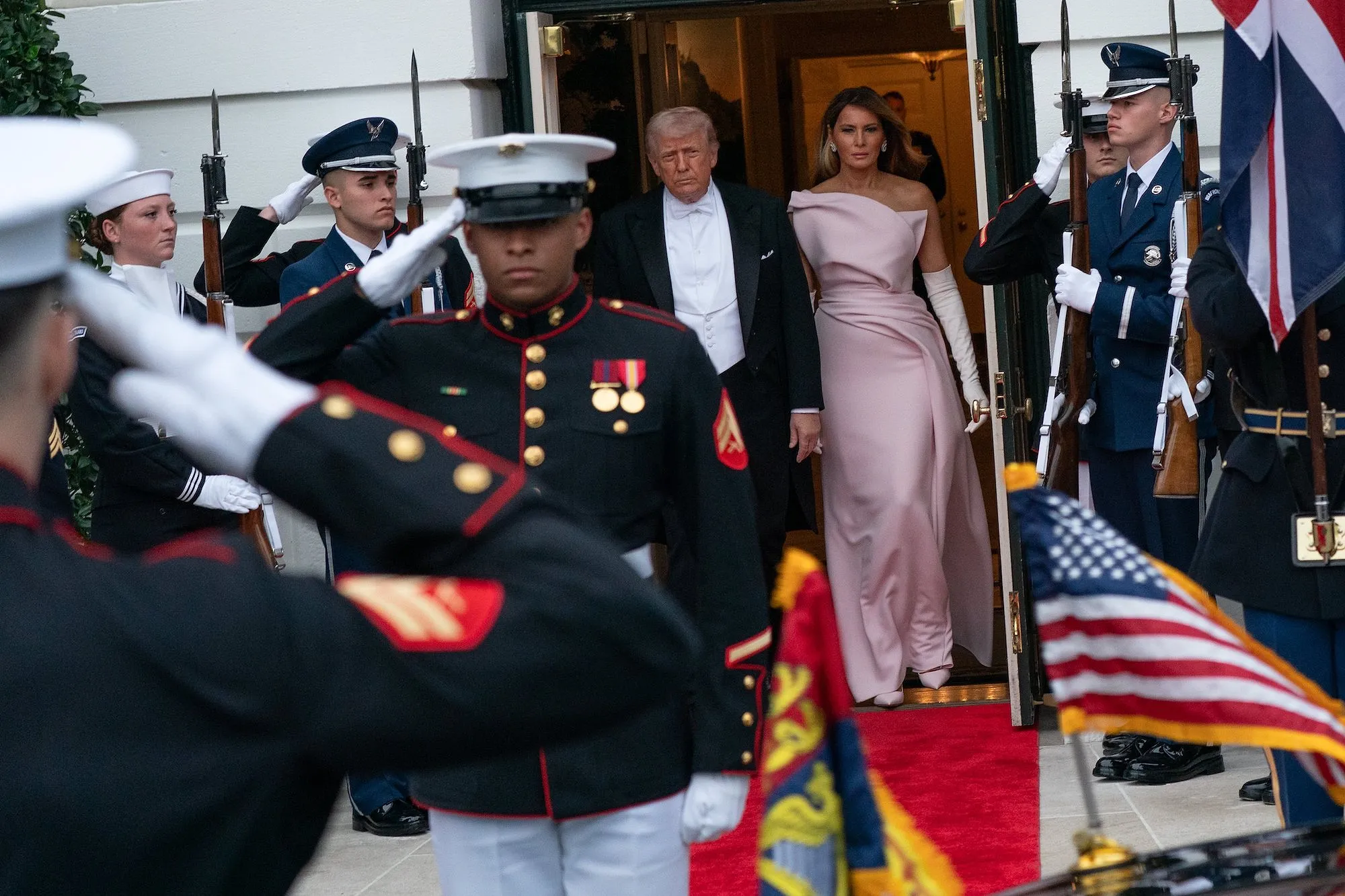 Visite du roi Charles III aux États-Unis : qui remporte la bataille du style entre la reine Camilla et Melania Trump ? (photos) - Photo News - Audrey Morard