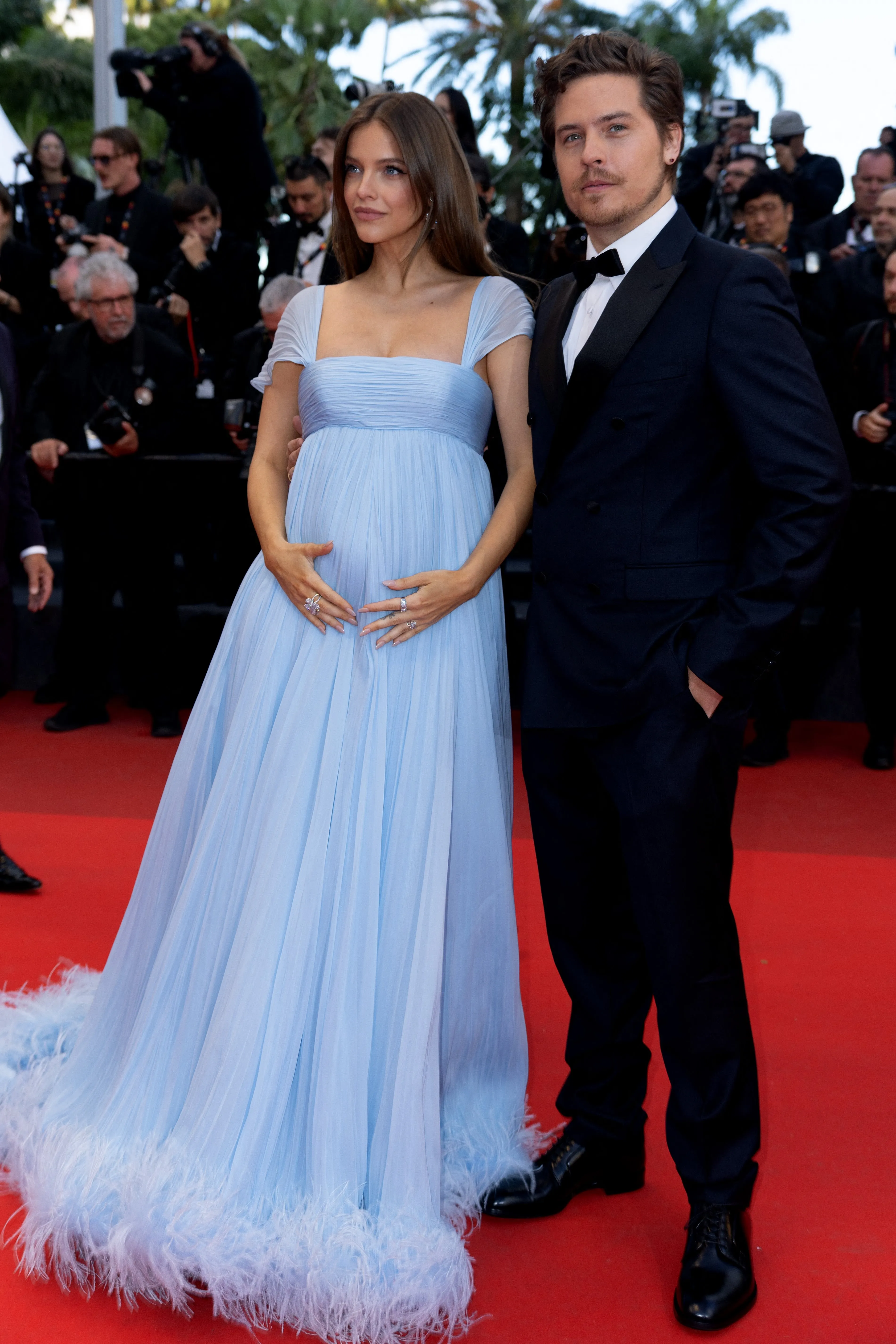 Défilé d’élégance à Cannes : Virginie Efira sublime dans une robe courte du créateur belge Anthony Vaccarello - Photo News - Clarisse Dejardin