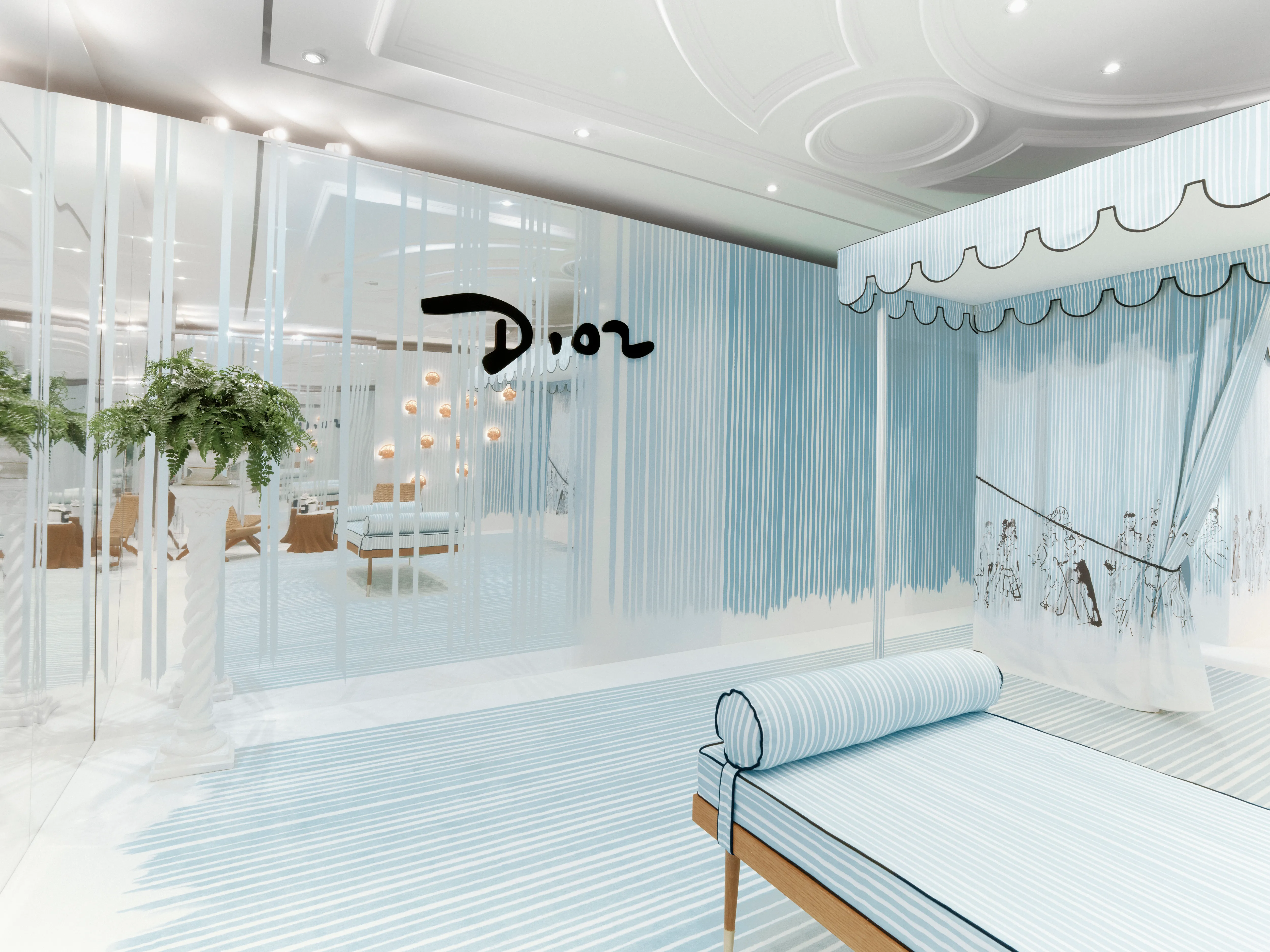 Cannes 2026 : voici la suite ultra-luxueuse, avec boudoir et coiffeuse rétro, où les stars se font maquiller - Dior - Clarisse Dejardin