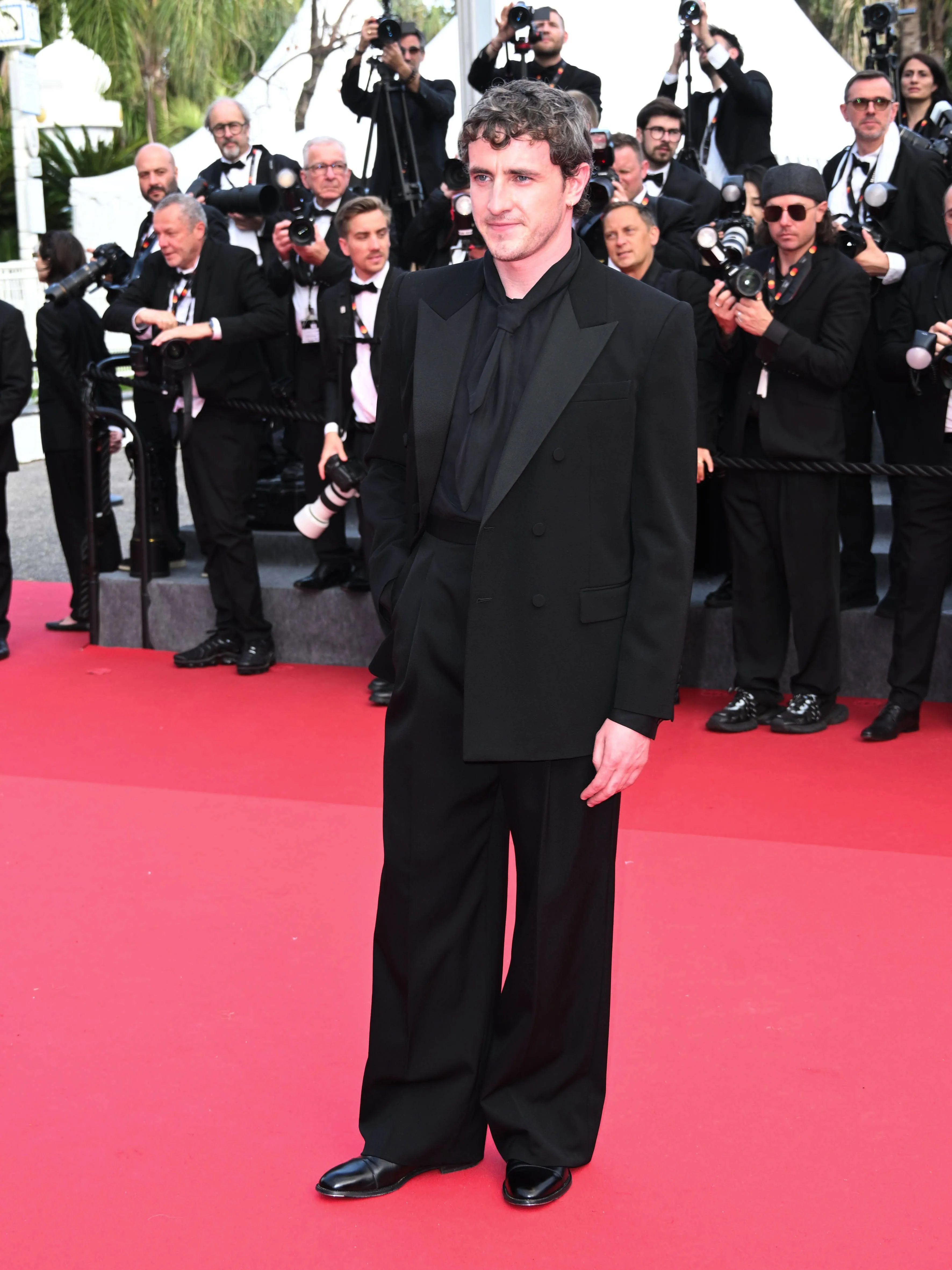 Cannes 2026 : pourquoi les hommes sont-ils soumis à un code vestimentaire très strict ? - Photo News - Florian Lorge