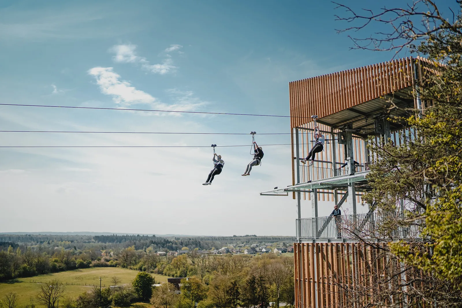Long week-end ensoleillé : cinq activités pour profiter des beaux jours à Durbuy, le fief de Marc Coucke - Adventure Valley Durbuy SA - Audrey Morard