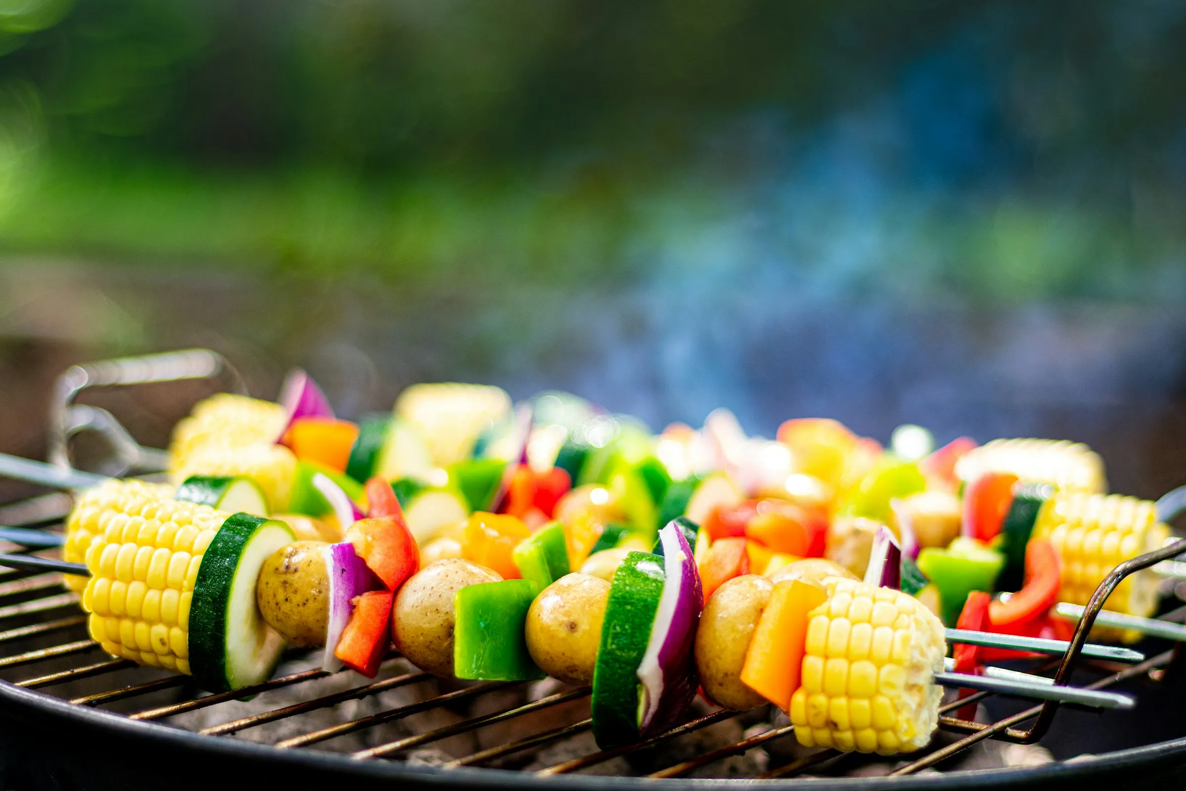Pourquoi les légumes et poissons sont les nouvelles stars du barbecue - Unsplash - Charlotte Smoos