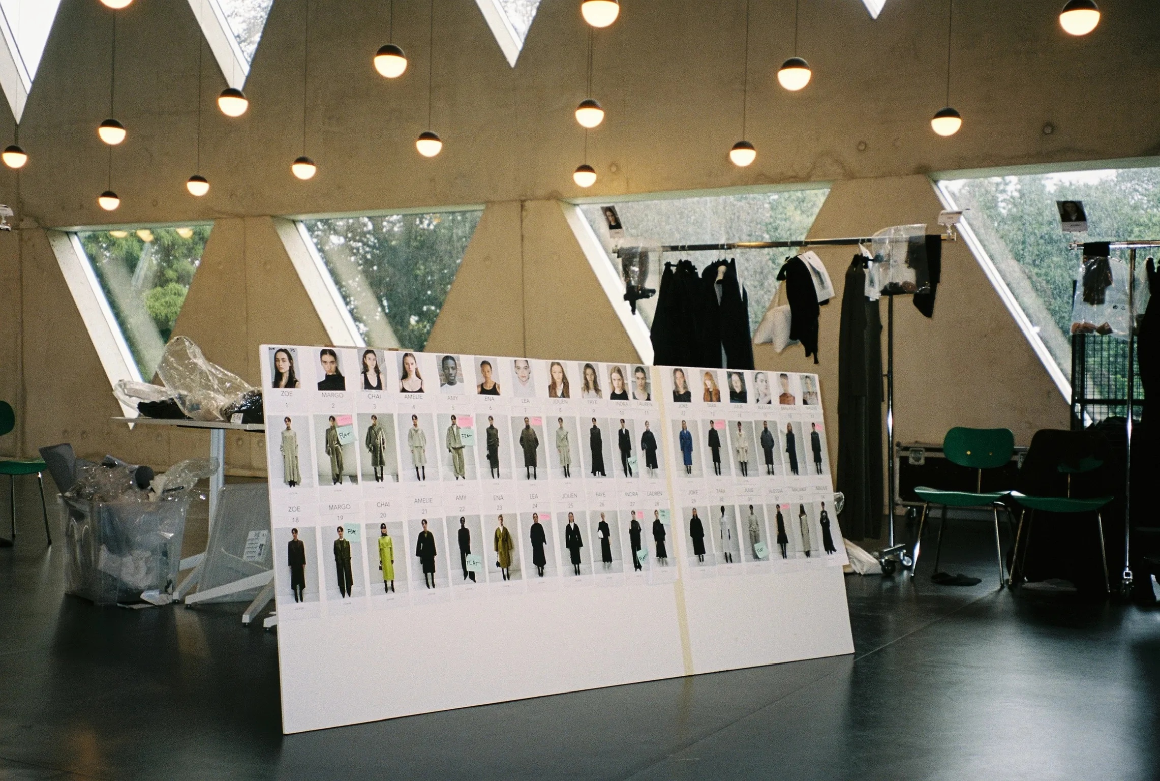 Fashion Week d’Anvers : on s’est glissé dans les coulisses du défilé de Christian Wijnants - Anastasia Vandoorne - Florian Lorge