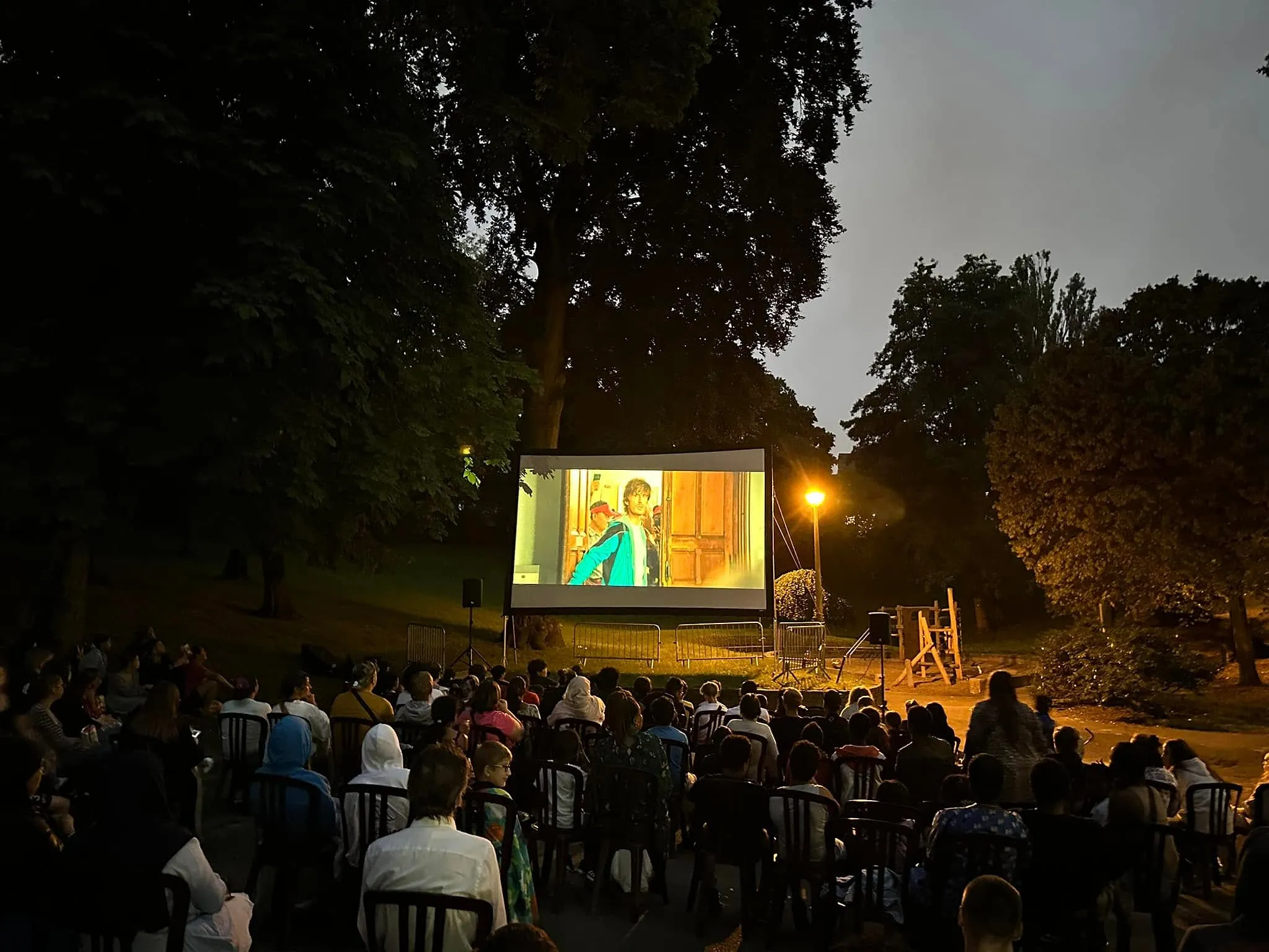Où voir des films gratuitement en plein air cet été à Bruxelles et en Wallonie ? - Visit Charleroi - Sigrid Descamps - Journaliste