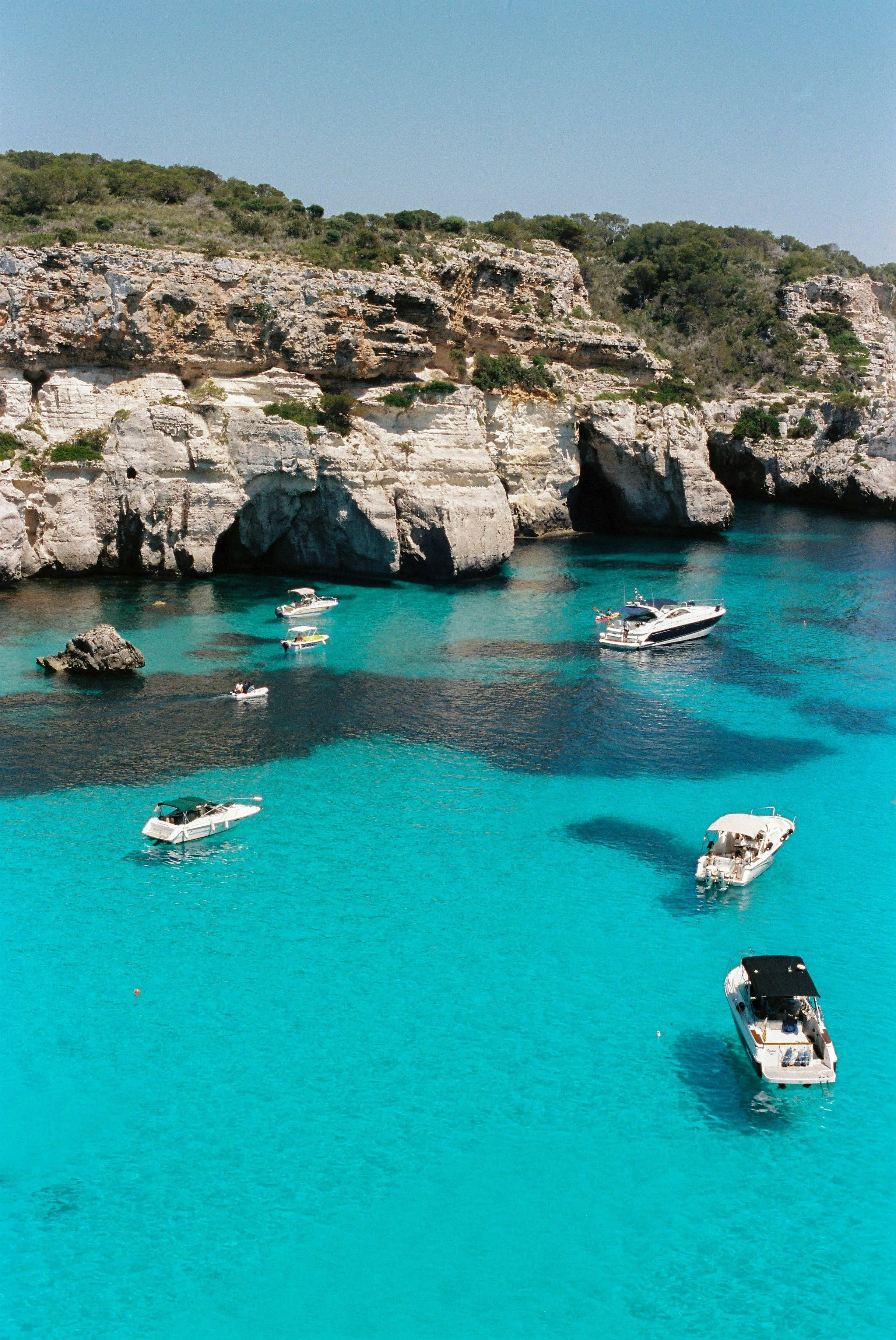 Cinq sublimes îles pour oublier Mykonos et fuir le tourisme de masse - Unsplash - Clarisse Dejardin