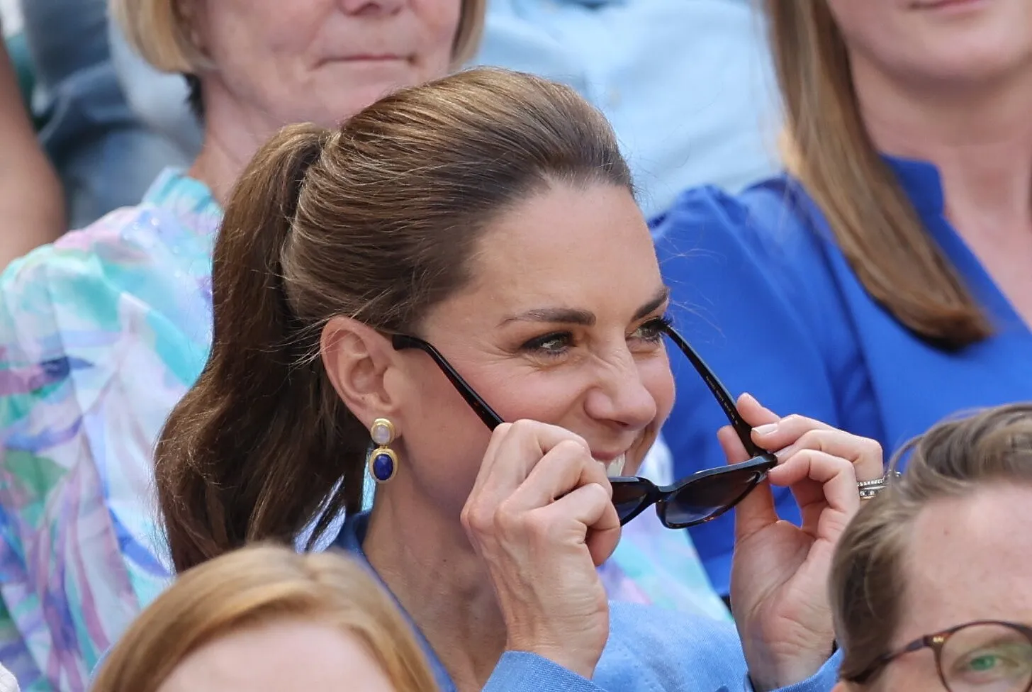 À Wimbledon, Kate Middleton rivalise d’élégance dans son tailleur bleu (photos) - Photo News/Stephen Lock - Audrey Morard
