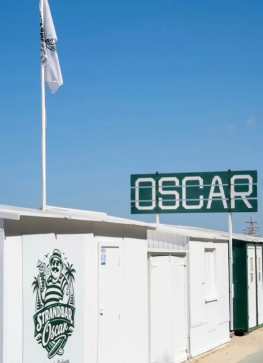 Le Coq : trois beach bars incontournables où profiter du soleil - Oscar beach bar - Clarisse Dejardin