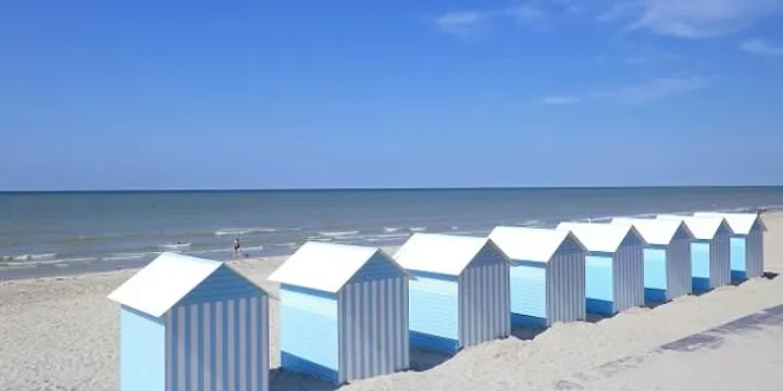 Trois terrasses où prendre un verre à Bray-Dune, l’une des stations balnéaires les plus conviviales du nord de la France - Au Vent des Globes - Clarisse Dejardin