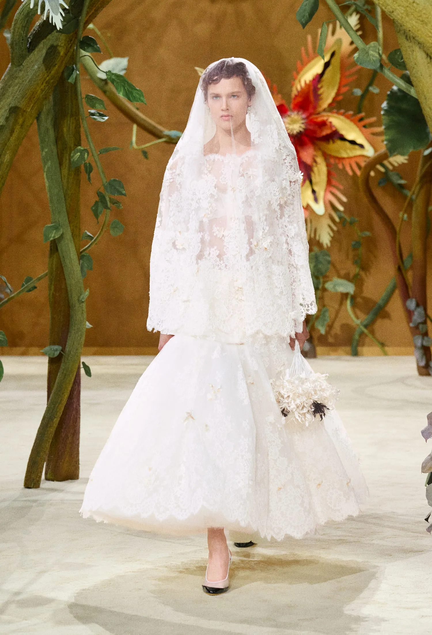 Pourquoi Matthieu Blazy a clôturé le défilé Chanel avec une robe noire plutôt qu’une robe de mariée - Chanel - Audrey Morard