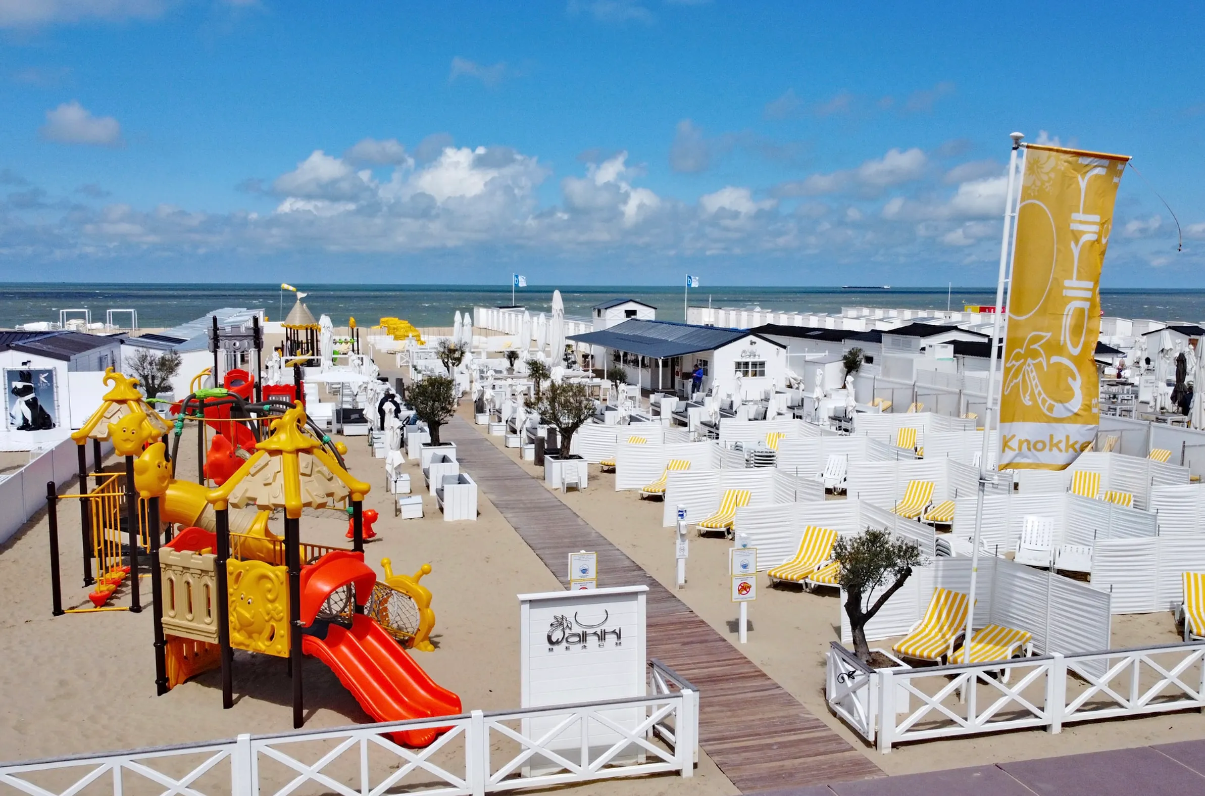 Knokke : trois beach bars à ne pas manquer dans la station balnéaire la plus chic de Belgique - Waikiki Beach Bar - Clarisse Dejardin