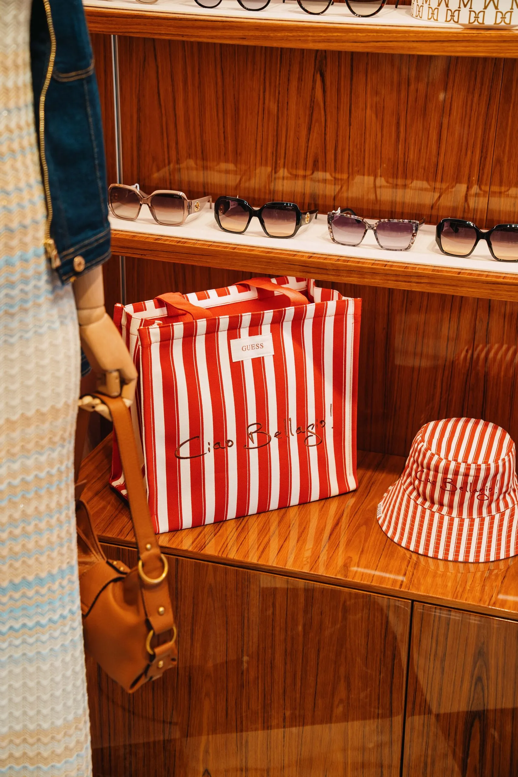 La marque Guess s’installe au lac de Côme cet été - Guess - Clarisse Dejardin