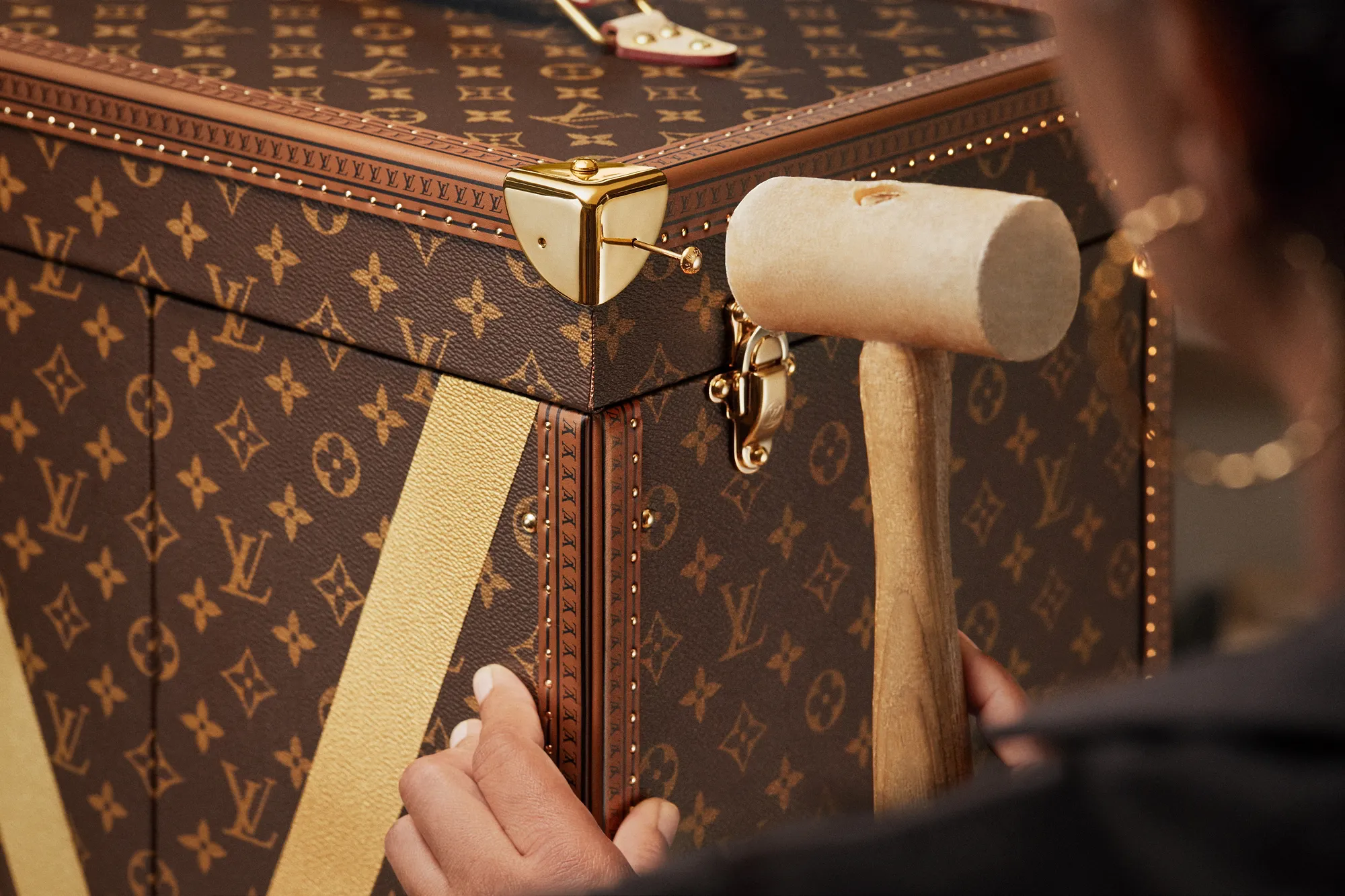 Louis Vuitton dévoile l’écrin de la Coupe du Monde 2026 - Louis Vuitton - Sigrid Descamps - Journaliste