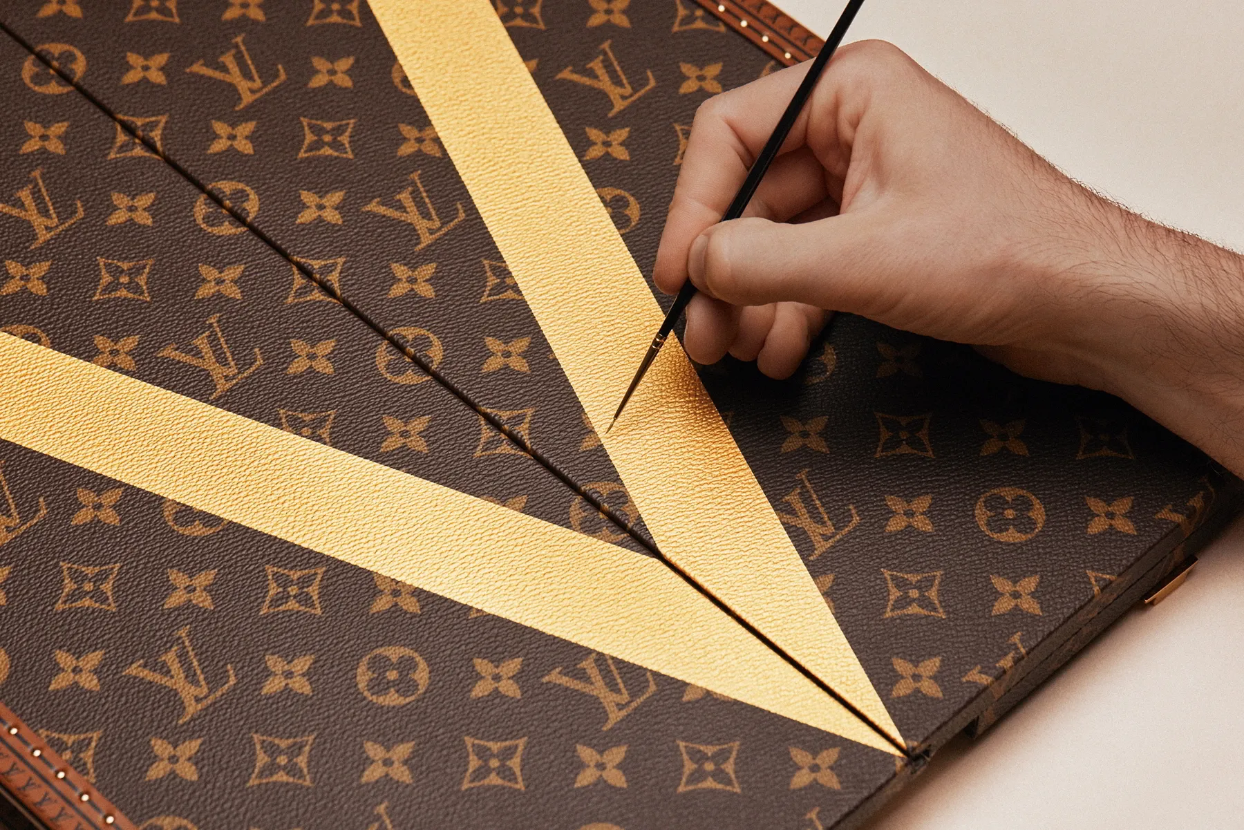 Louis Vuitton dévoile l’écrin de la Coupe du Monde 2026 - Louis Vuitton - Sigrid Descamps - Journaliste