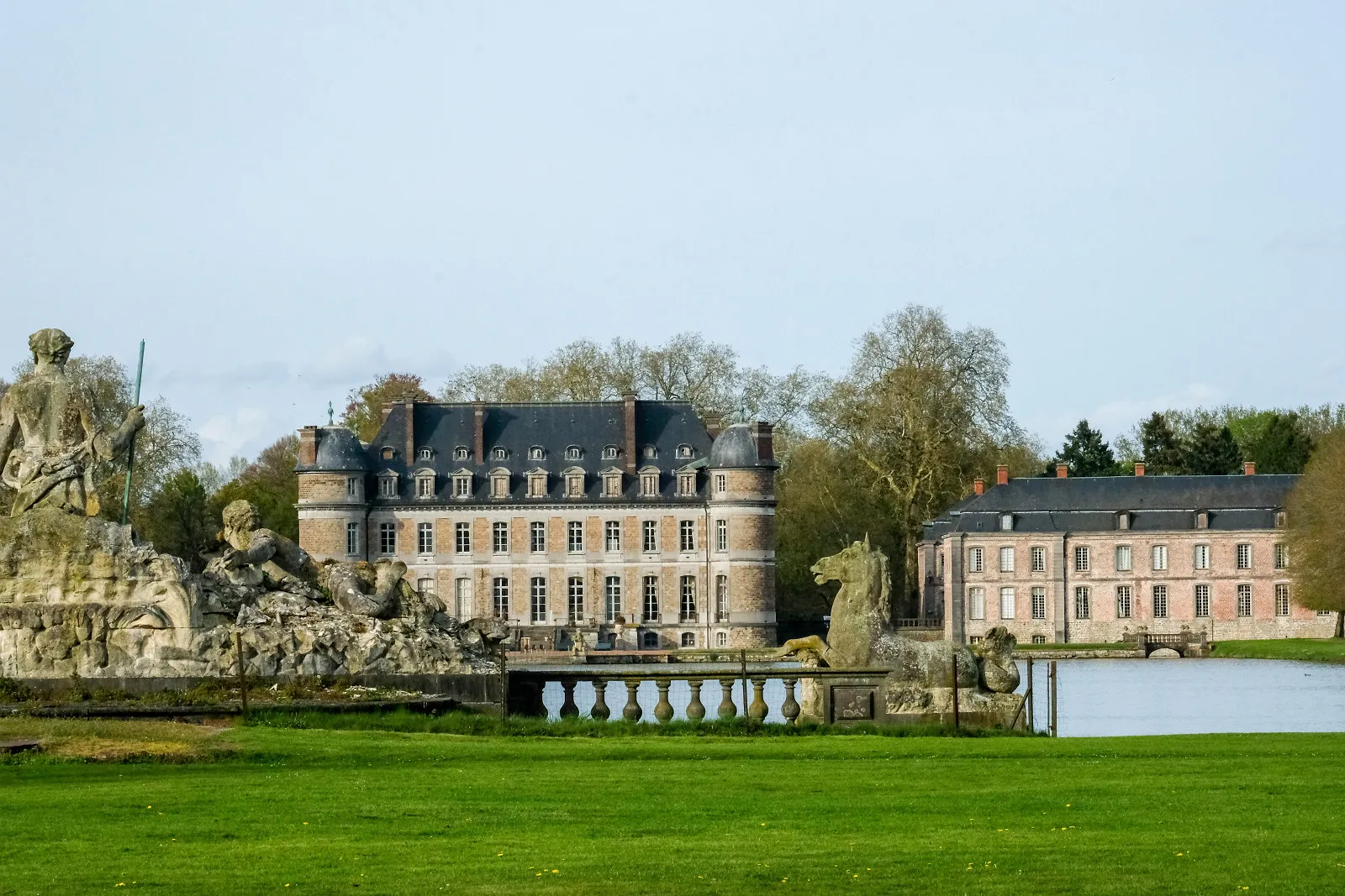 Ce beau village wallon rappelle l’atmosphère de la Picardie - VisitWallonia - Olivier Legardien - Sigrid Descamps - Journaliste