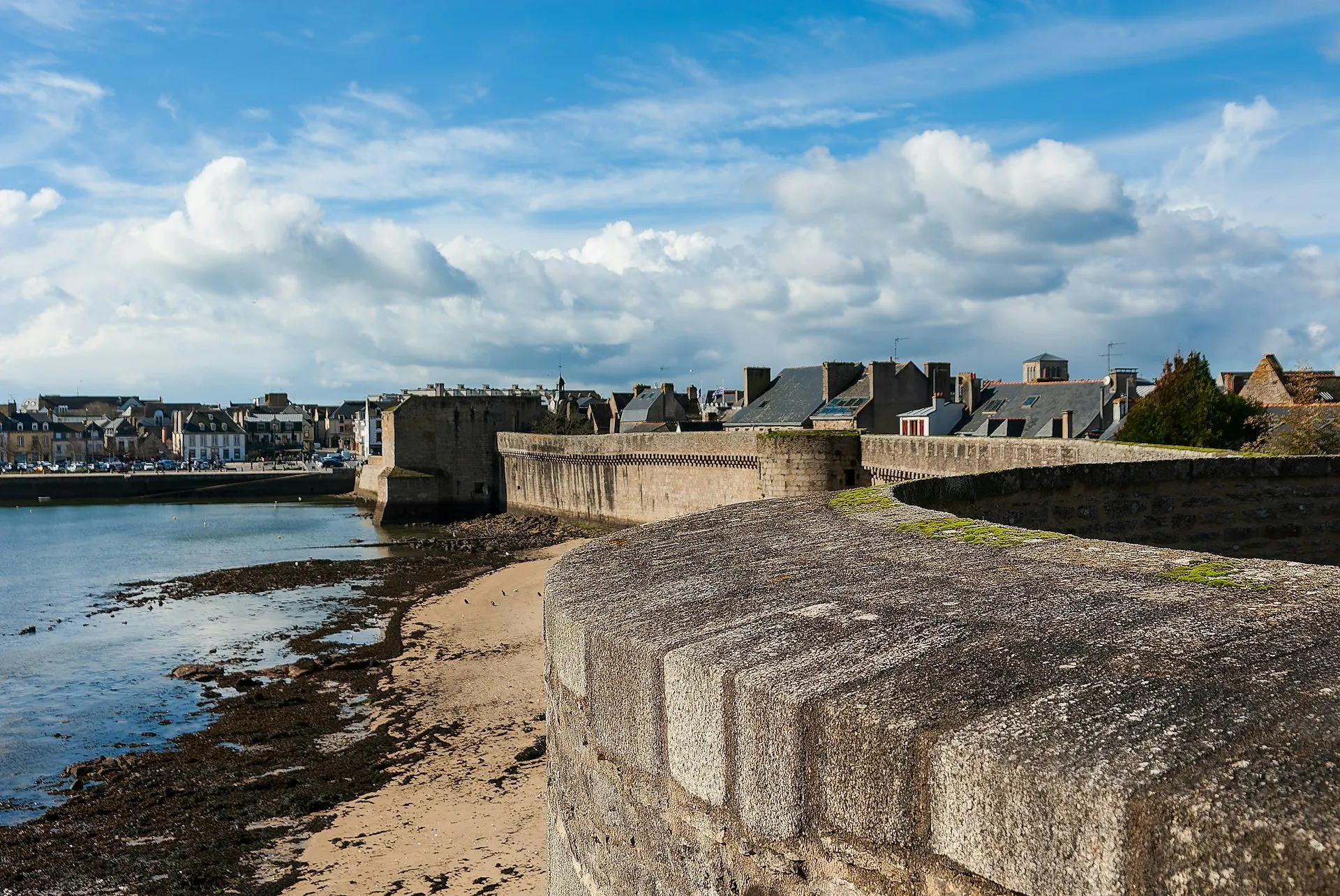Cette région abrite les plus belles petites cités médiévales de France - Unsplash - Sigrid Descamps - Journaliste