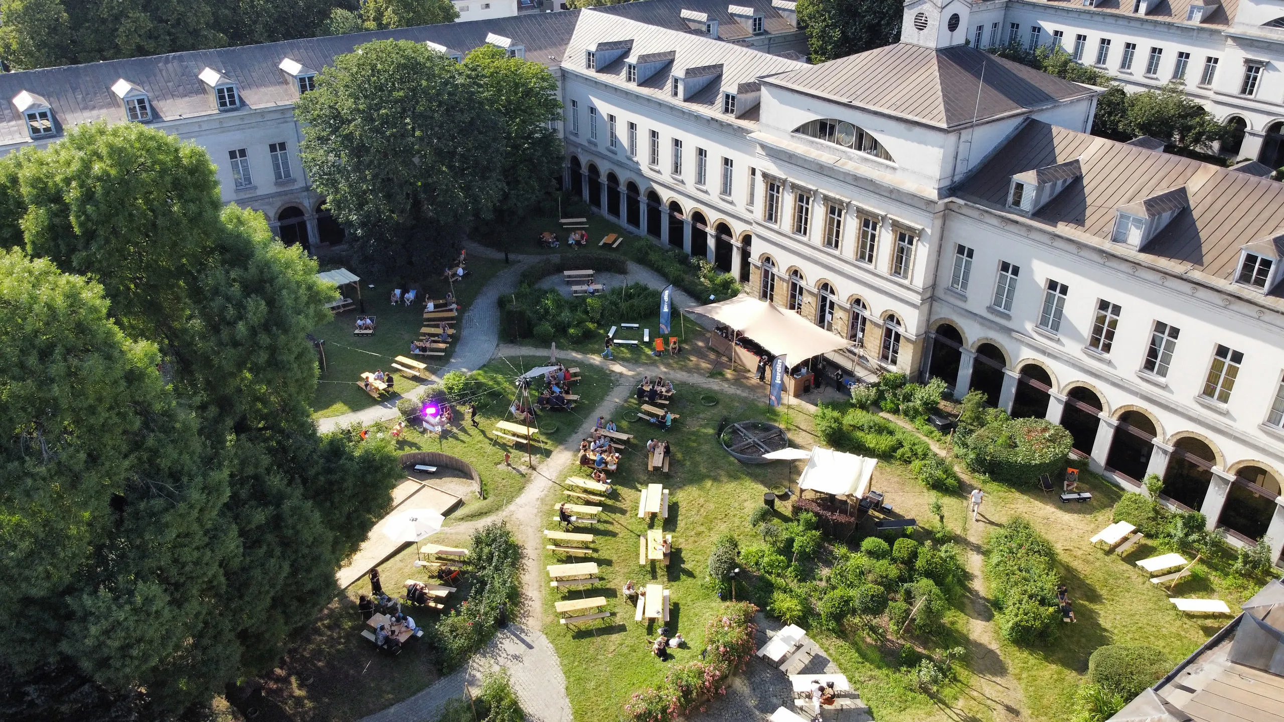 Canicule : six terrasses ombragées à Bruxelles où s’attabler - Grand Hospice - Sigrid Descamps - Journaliste