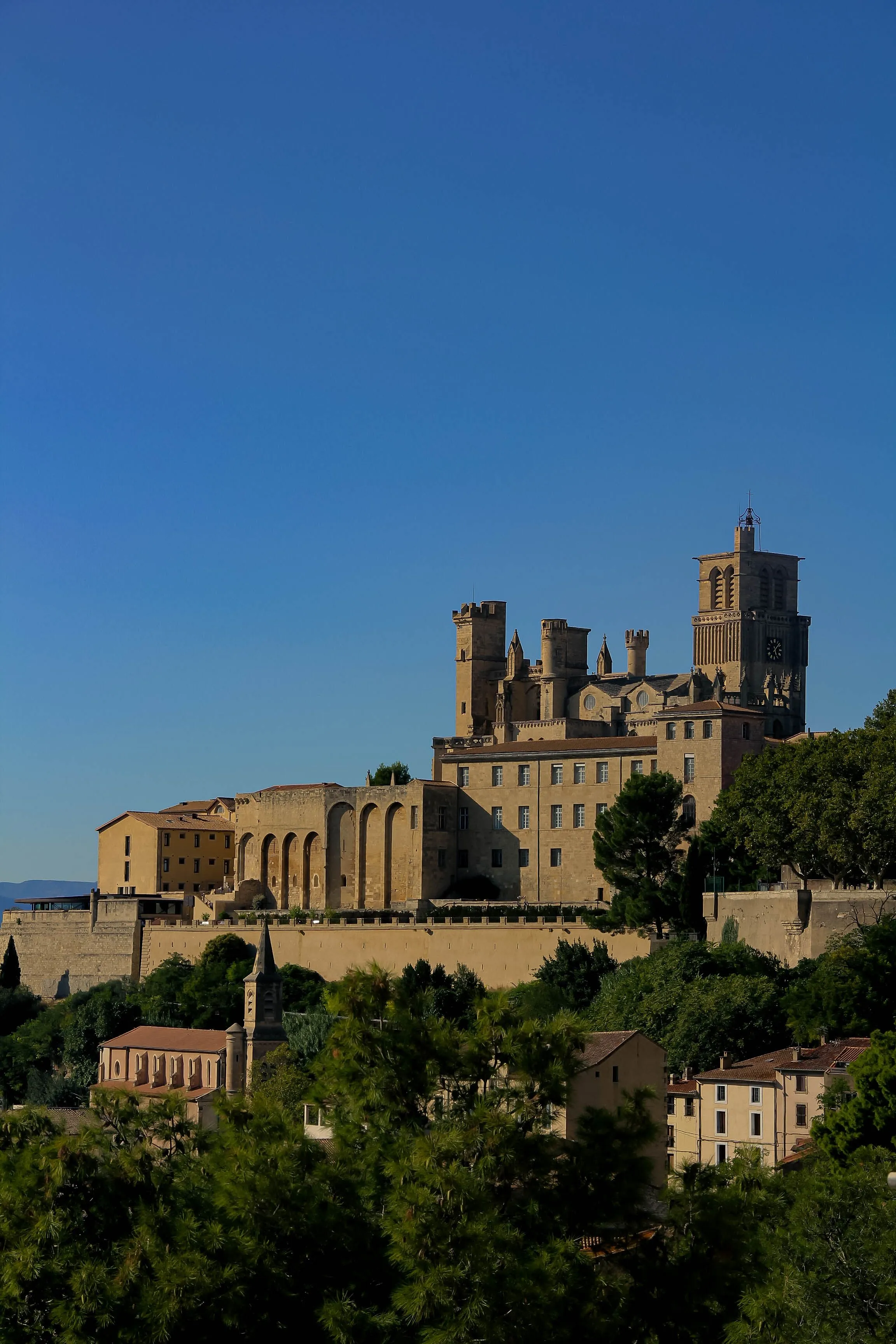 Moins connue que Bordeaux, cette ville de France produit l’un des meilleurs vins au monde à moins de 5 euros - Pexels - Charlotte Vanbever