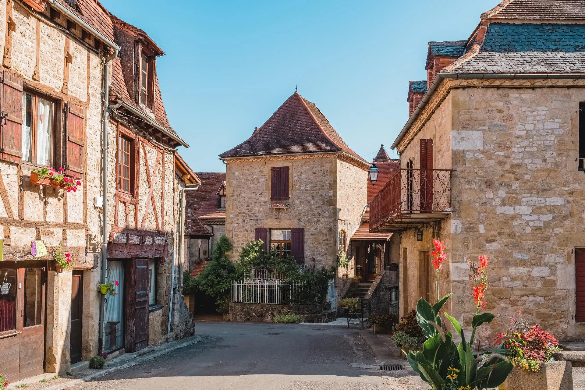 Ce petit village médiéval du Lot est surnommé « le petit Versailles » - Lot Tourisme - Teddy Verneuil - Sigrid Descamps - Journaliste