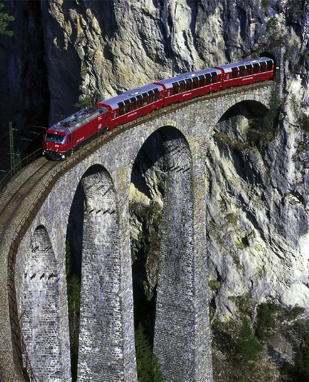 Ces deux magnifiques trajets en train en Europe sont classés au patrimoine de l’UNESCO - P. Donatsch - Charlotte Vanbever