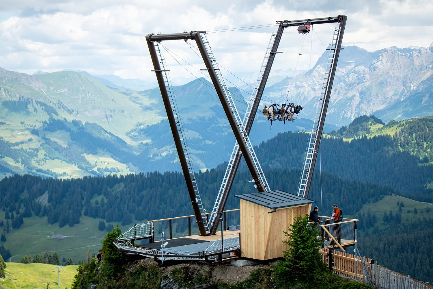 Une balançoire XXL, un palace historique ou un décor de rêve pour la rando : trois bonnes raisons d’aller en Suisse cet été - D.R. - La rédaction