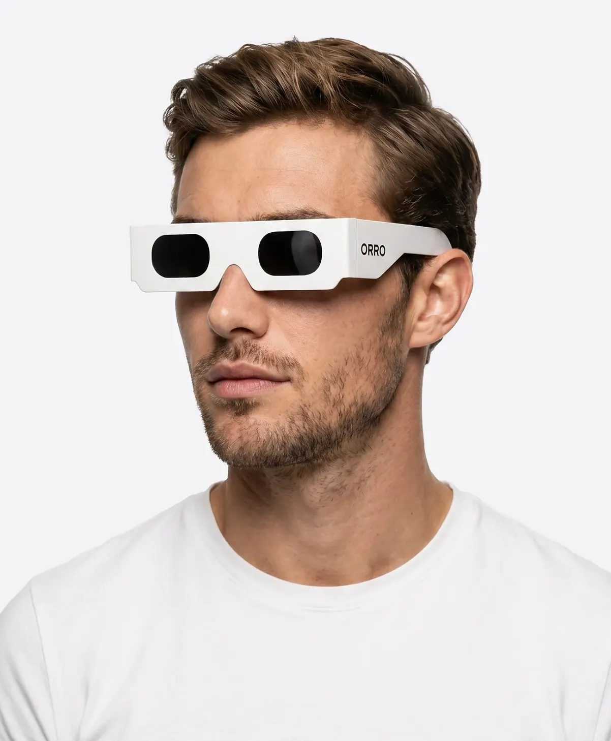 Vous n’avez pas encore trouvé vos lunettes pour l’éclipse solaire ? On vous a déniché les modèles les plus stylés - Orro Glasses - Clarisse Dejardin
