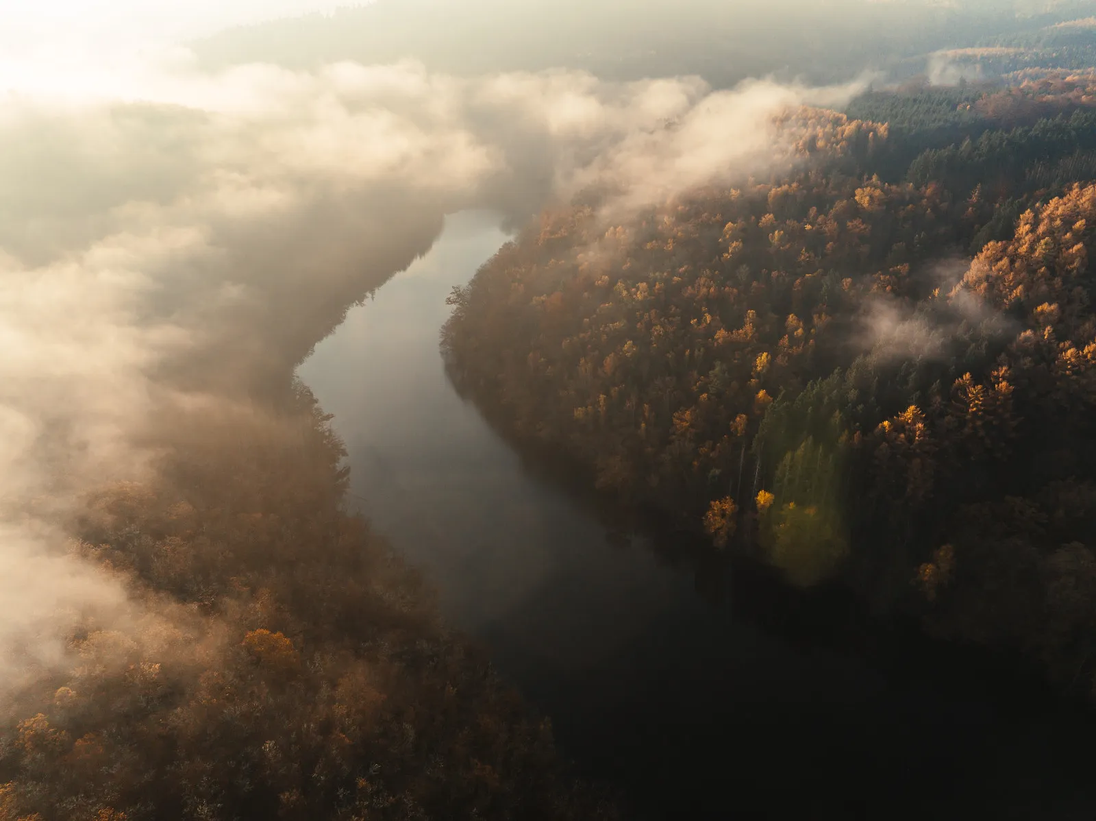 Ce paisible lac belge ressemble au Canada en automne - WBT – Martin Dellicour - Audrey Morard