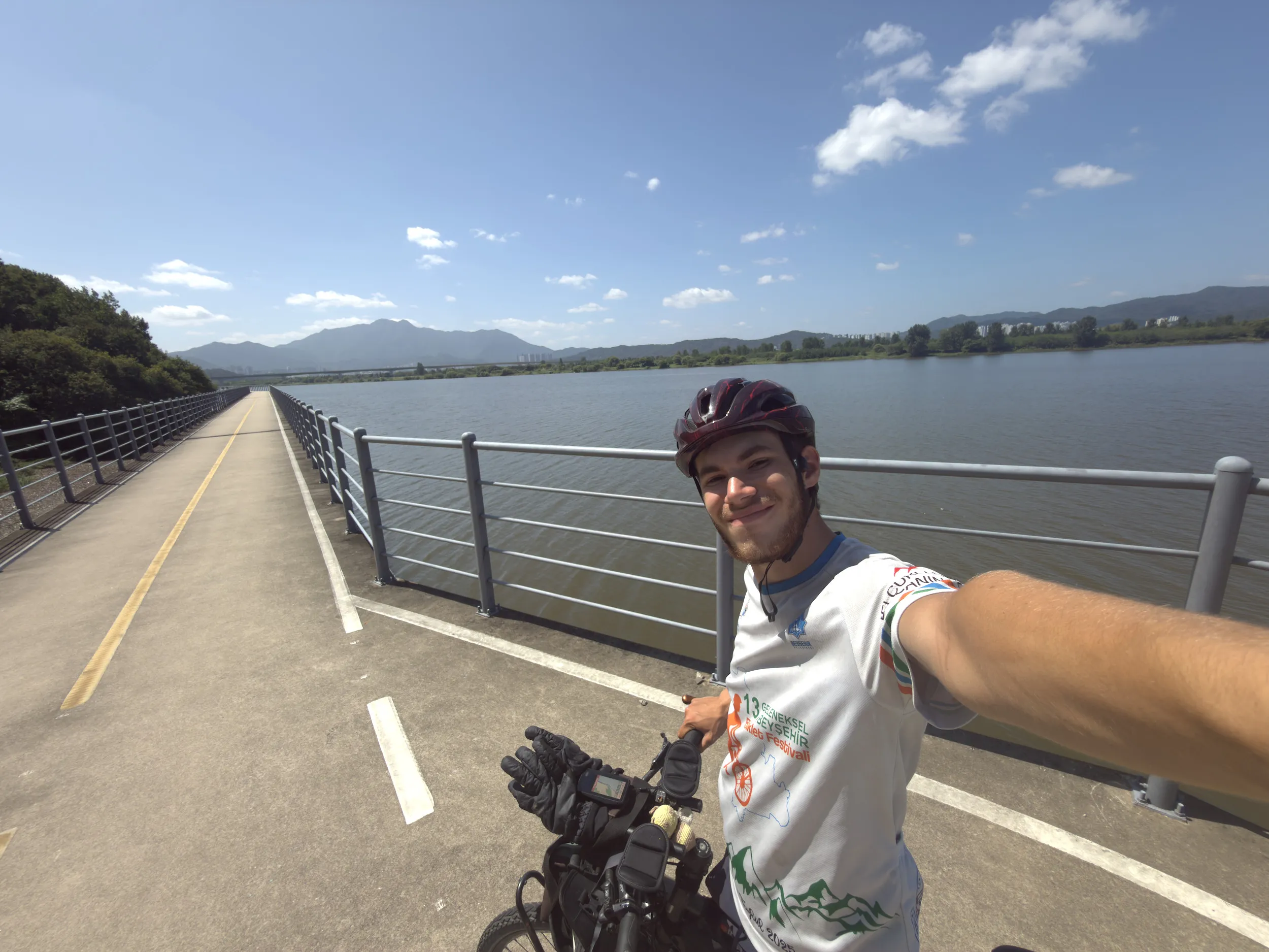 Il était parti de Bruxelles à vélo pour rejoindre Tokyo : après 11.500 km, Pierre est de retour - D.R - Audrey Morard