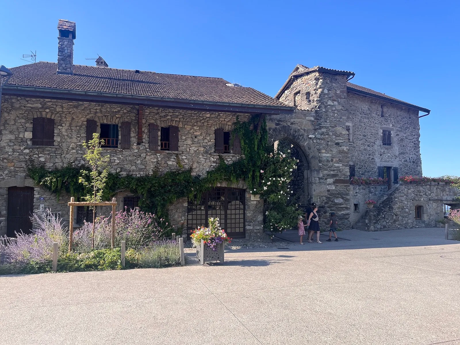 Un charmant village médiéval donne envie de partir au bord du Léman - D.R - Audrey Morard