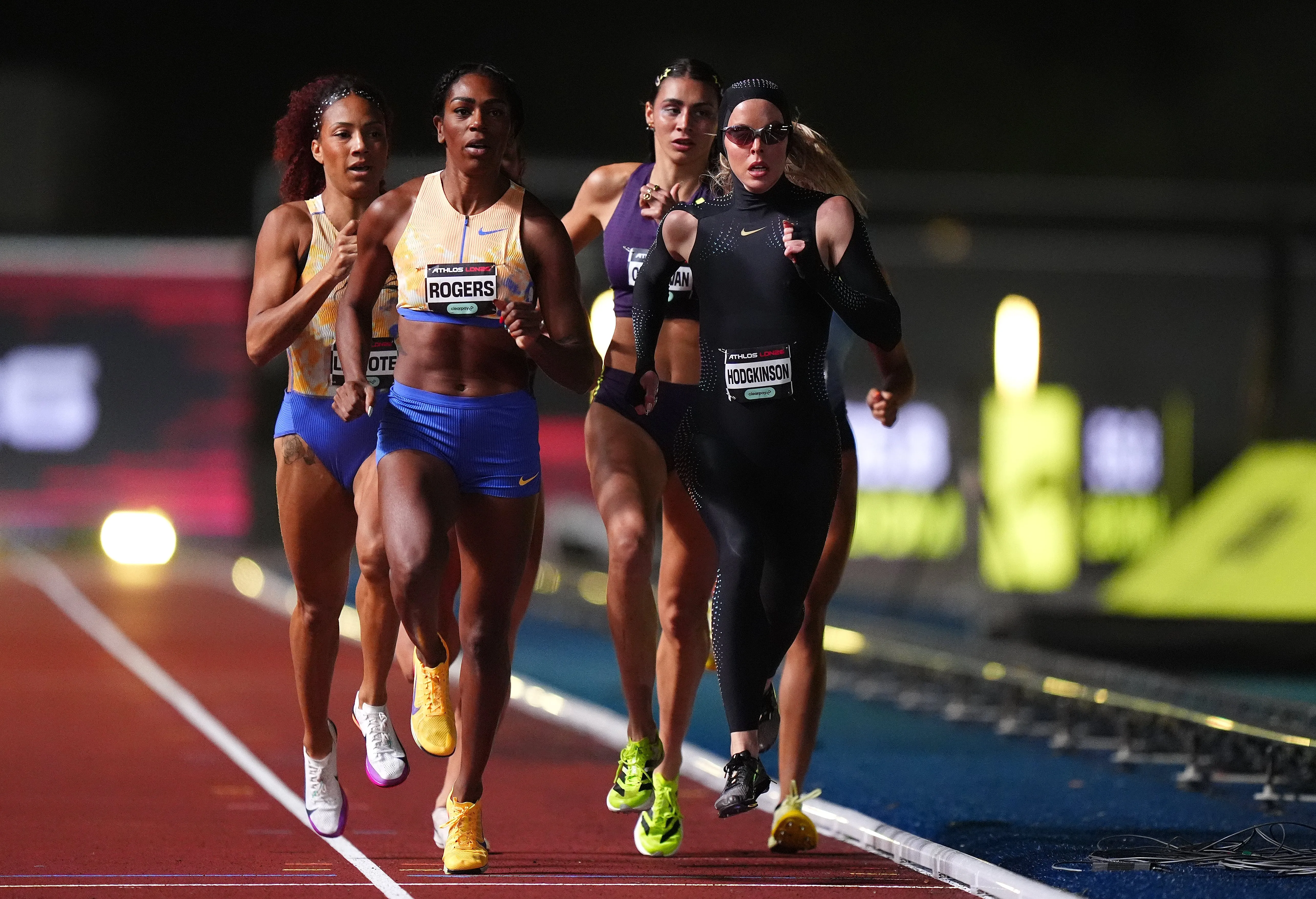 La « combinaison de vitesse » hallucinante de Keely Hodgkinson sur la piste à Londres : une vision du futur de l’athlétisme? - Photo News - Camille Vernin