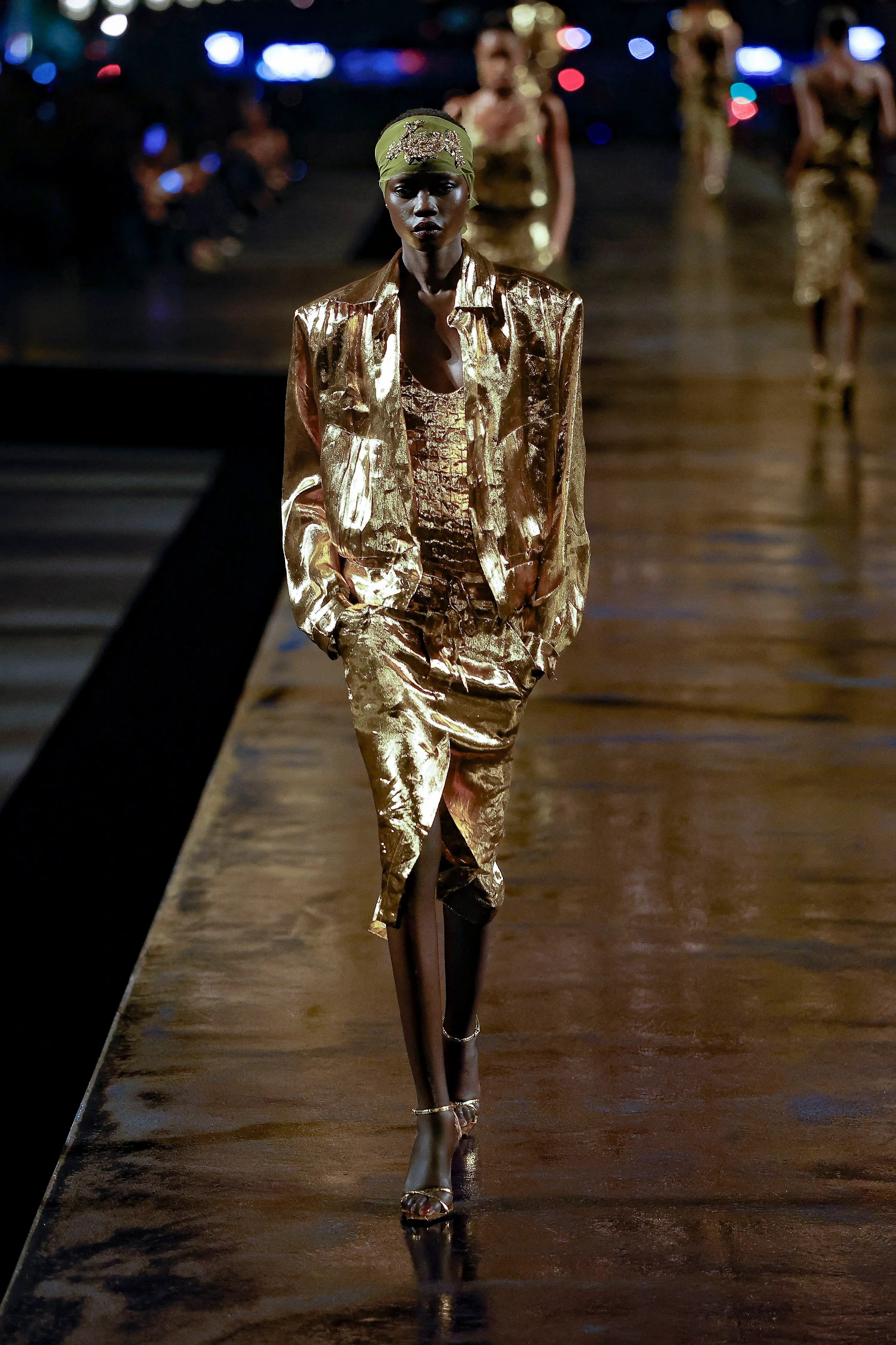 Fashion Week de Paris : les adieux en or du Belge Anthony Vaccarello à Saint Laurent - Photo News - Audrey Morard