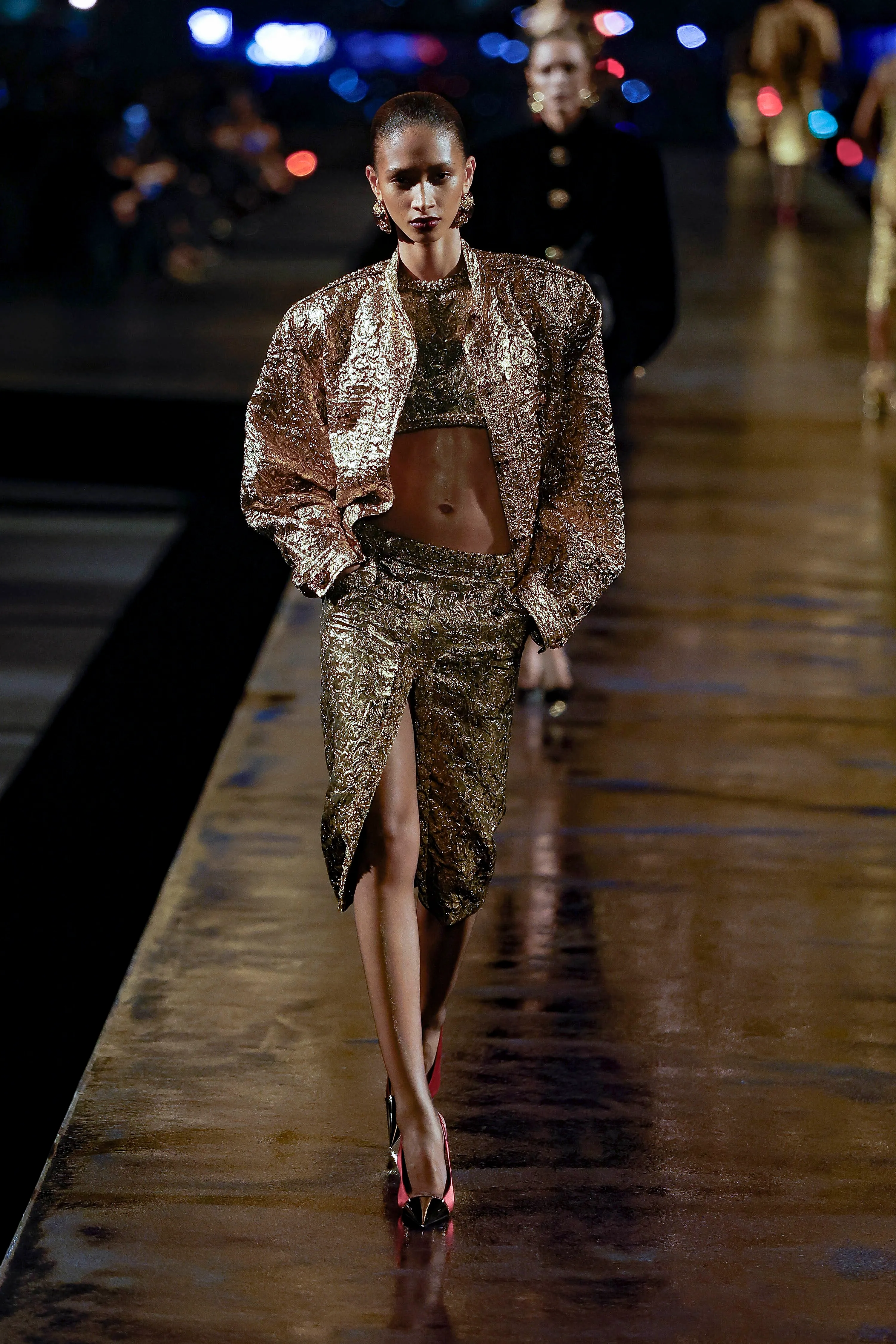 Fashion Week de Paris : les adieux en or du Belge Anthony Vaccarello à Saint Laurent - Photo News - Audrey Morard
