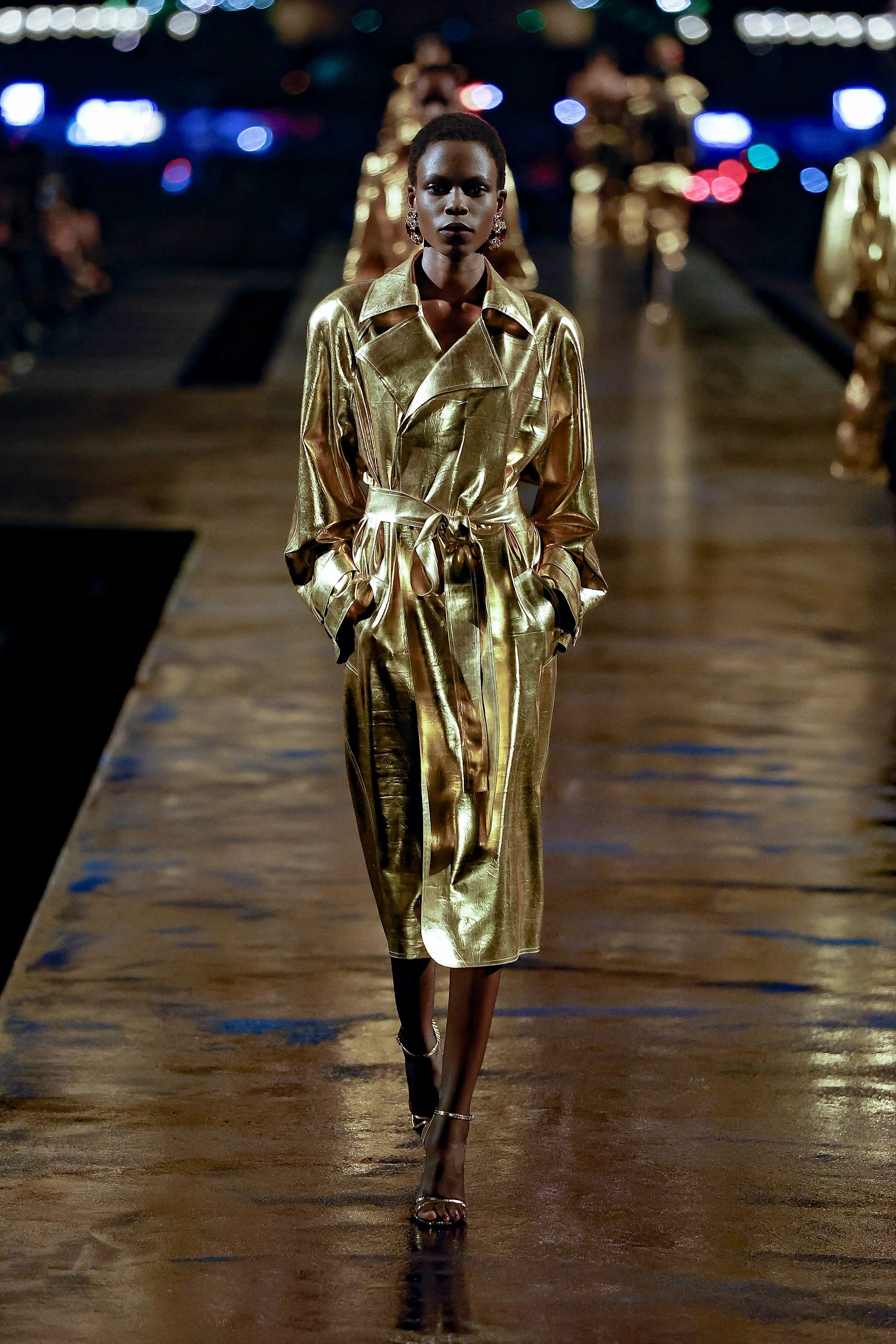 Fashion Week de Paris : les adieux en or du Belge Anthony Vaccarello à Saint Laurent - Photo News - Audrey Morard