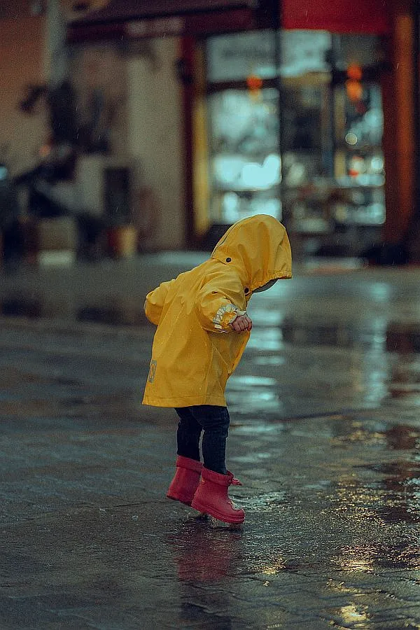 Pourquoi sommes-nous fous des parfums qui sentent la pluie ? - Pexels / @Atahan Demir - Victoria Henin