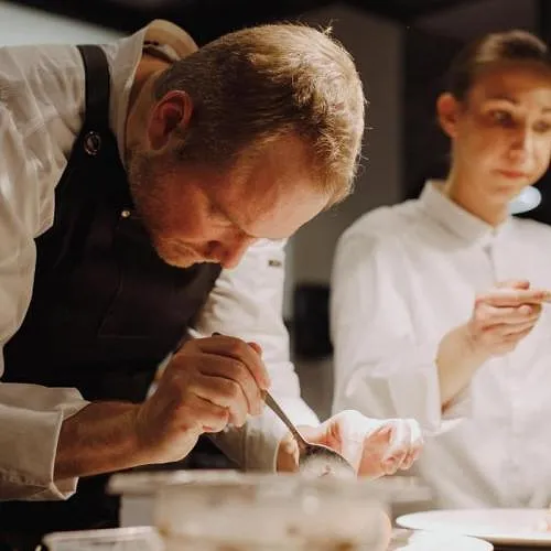 Julien Malaisse élu "Jeune chef de l'année" par le Guide Michelin - Par Anissa Hezzaz. Photos : D.r.