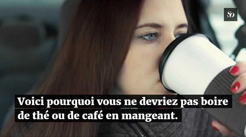 Voici pourquoi vous ne devriez pas boire de thé ou de café en mangeant